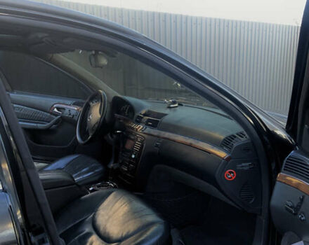 Черный Мерседес С Класс, объемом двигателя 3.2 л и пробегом 400 тыс. км за 4500 $, фото 9 на Automoto.ua
