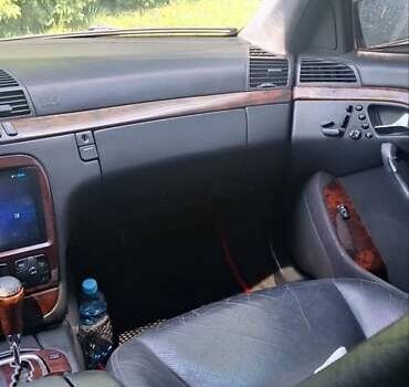 Черный Мерседес С Класс, объемом двигателя 4.3 л и пробегом 497 тыс. км за 4000 $, фото 10 на Automoto.ua