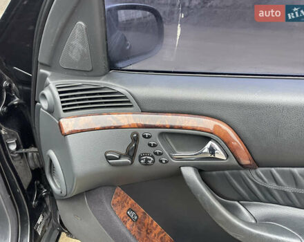 Черный Мерседес С Класс, объемом двигателя 4.97 л и пробегом 300 тыс. км за 3550 $, фото 16 на Automoto.ua