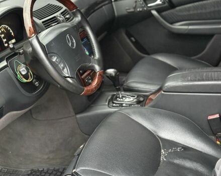 Черный Мерседес С Класс, объемом двигателя 5 л и пробегом 279 тыс. км за 3950 $, фото 7 на Automoto.ua