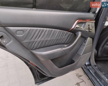 Черный Мерседес С Класс, объемом двигателя 3.2 л и пробегом 485 тыс. км за 4800 $, фото 13 на Automoto.ua