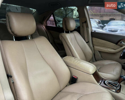 Черный Мерседес С Класс, объемом двигателя 3.2 л и пробегом 340 тыс. км за 5950 $, фото 25 на Automoto.ua