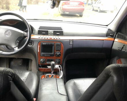 Черный Мерседес С Класс, объемом двигателя 4.3 л и пробегом 341 тыс. км за 5000 $, фото 8 на Automoto.ua