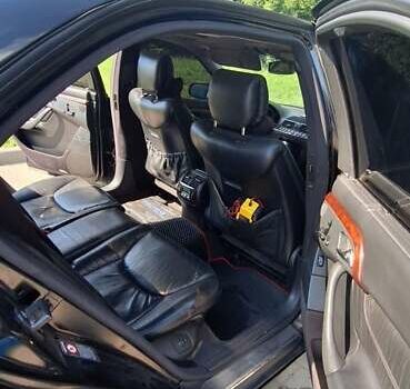 Черный Мерседес С Класс, объемом двигателя 4.3 л и пробегом 497 тыс. км за 4000 $, фото 8 на Automoto.ua