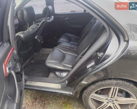 Черный Мерседес С Класс, объемом двигателя 5 л и пробегом 477 тыс. км за 4000 $, фото 3 на Automoto.ua