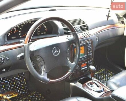 Черный Мерседес С Класс, объемом двигателя 5 л и пробегом 230 тыс. км за 5999 $, фото 15 на Automoto.ua