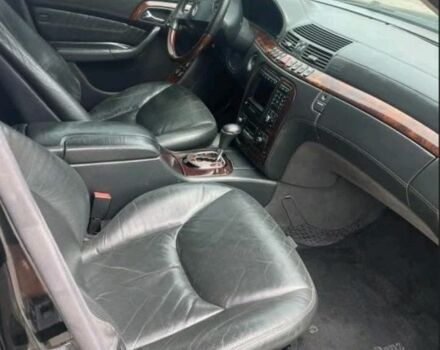 Чорний Мерседес С Клас, об'ємом двигуна 5.5 л та пробігом 250 тис. км за 2800 $, фото 4 на Automoto.ua