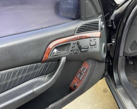 Черный Мерседес С Класс, объемом двигателя 5 л и пробегом 250 тыс. км за 3500 $, фото 6 на Automoto.ua