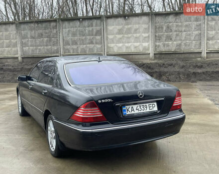 Черный Мерседес С Класс, объемом двигателя 4.97 л и пробегом 300 тыс. км за 3550 $, фото 5 на Automoto.ua