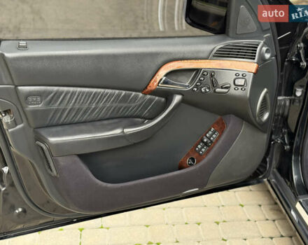 Черный Мерседес С Класс, объемом двигателя 3.2 л и пробегом 360 тыс. км за 6500 $, фото 14 на Automoto.ua