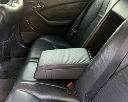 Черный Мерседес С Класс, объемом двигателя 0 л и пробегом 330 тыс. км за 2500 $, фото 4 на Automoto.ua