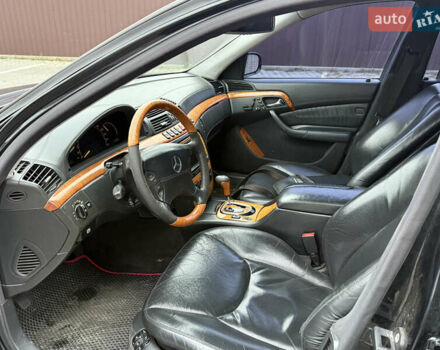 Чорний Мерседес С Клас, об'ємом двигуна 5.8 л та пробігом 250 тис. км за 3950 $, фото 9 на Automoto.ua