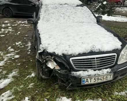 Чорний Мерседес С Клас, об'ємом двигуна 4 л та пробігом 300 тис. км за 3800 $, фото 4 на Automoto.ua