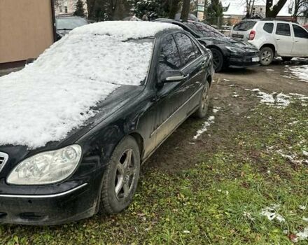 Чорний Мерседес С Клас, об'ємом двигуна 4 л та пробігом 300 тис. км за 3800 $, фото 1 на Automoto.ua