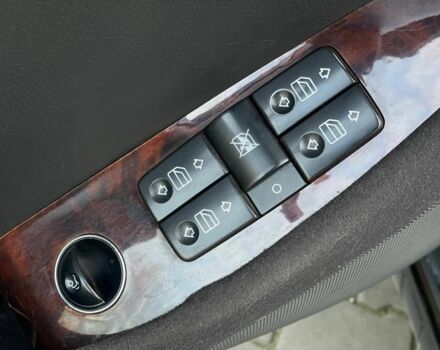 Чорний Мерседес С Клас, об'ємом двигуна 3.2 л та пробігом 420 тис. км за 5700 $, фото 10 на Automoto.ua