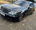 Чорний Мерседес С Клас, об'ємом двигуна 3.7 л та пробігом 295 тис. км за 5000 $, фото 1 на Automoto.ua