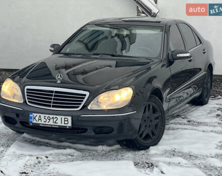 Чорний Мерседес С Клас, об'ємом двигуна 4 л та пробігом 372 тис. км за 3500 $, фото 1 на Automoto.ua