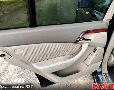 Черный Мерседес С Класс, объемом двигателя 3.2 л и пробегом 238 тыс. км за 6700 $, фото 9 на Automoto.ua