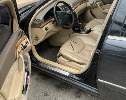 Черный Мерседес С Класс, объемом двигателя 4.97 л и пробегом 350 тыс. км за 3500 $, фото 2 на Automoto.ua