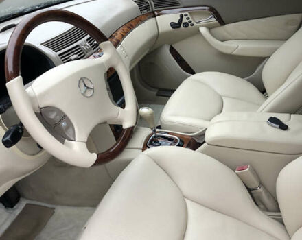 Черный Мерседес С Класс, объемом двигателя 5 л и пробегом 290 тыс. км за 8000 $, фото 6 на Automoto.ua