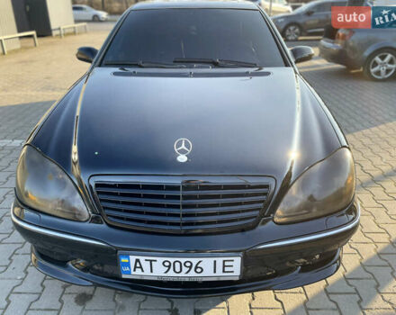 Черный Мерседес С Класс, объемом двигателя 5 л и пробегом 400 тыс. км за 4799 $, фото 1 на Automoto.ua