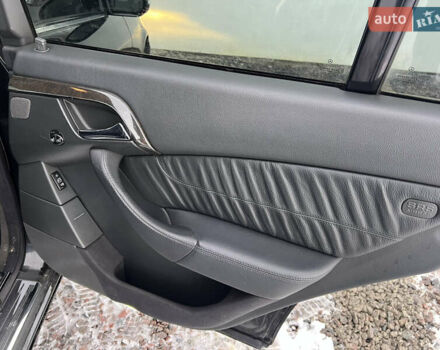 Чорний Мерседес С Клас, об'ємом двигуна 4 л та пробігом 372 тис. км за 3500 $, фото 25 на Automoto.ua