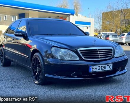 Черный Мерседес С Класс, объемом двигателя 5 л и пробегом 200 тыс. км за 4999 $, фото 1 на Automoto.ua