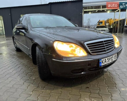 Чорний Мерседес С Клас, об'ємом двигуна 4 л та пробігом 370 тис. км за 4500 $, фото 5 на Automoto.ua