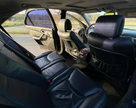 Черный Мерседес С Класс, объемом двигателя 3.72 л и пробегом 390 тыс. км за 5600 $, фото 23 на Automoto.ua