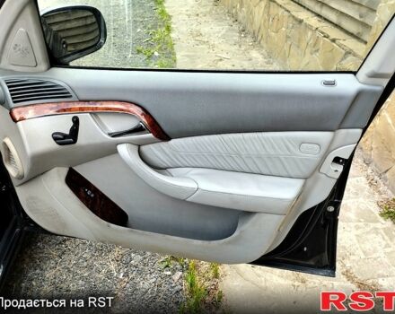 Черный Мерседес С Класс, объемом двигателя 3.2 л и пробегом 238 тыс. км за 6700 $, фото 12 на Automoto.ua