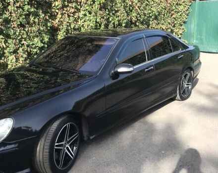 Чорний Мерседес С Клас, об'ємом двигуна 5 л та пробігом 360 тис. км за 7900 $, фото 4 на Automoto.ua