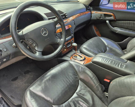 Мерседес С Клас 2004 у Славуте на Automoto.ua Чорний Мерседес С Клас, об'ємом двигуна 3.22 л та пробігом 320 тис. км за 4950 $, фото 6 на Automoto.ua