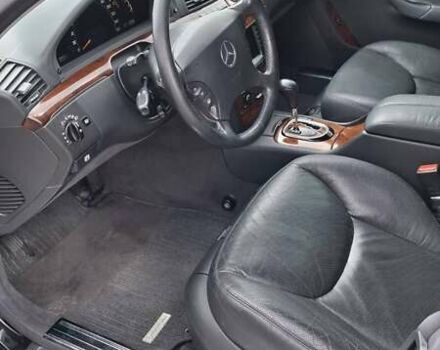 Мерседес С Класс 2004 в Киеве на Automoto.ua Черный Мерседес С Класс, объемом двигателя 3.7 л и пробегом 237 тыс. км за 10000 $, фото 6 на Automoto.ua