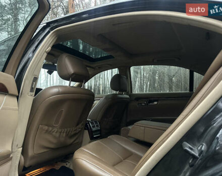 Черный Мерседес С Класс, объемом двигателя 3.5 л и пробегом 300 тыс. км за 6999 $, фото 12 на Automoto.ua