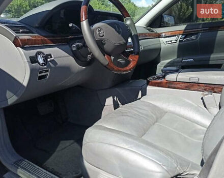 Чорний Мерседес С Клас, об'ємом двигуна 5.5 л та пробігом 298 тис. км за 11999 $, фото 10 на Automoto.ua