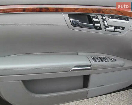 Чорний Мерседес С Клас, об'ємом двигуна 5.5 л та пробігом 298 тис. км за 11999 $, фото 19 на Automoto.ua