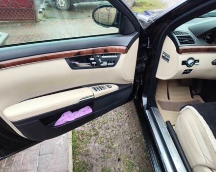 Чорний Мерседес С Клас, об'ємом двигуна 3.5 л та пробігом 207 тис. км за 8999 $, фото 6 на Automoto.ua