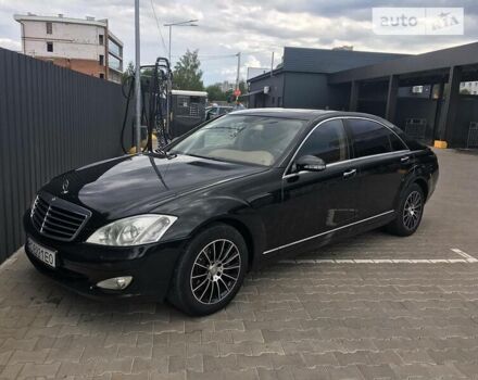 Черный Мерседес С Класс, объемом двигателя 3.5 л и пробегом 267 тыс. км за 9999 $, фото 4 на Automoto.ua