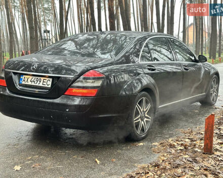 Черный Мерседес С Класс, объемом двигателя 3.5 л и пробегом 300 тыс. км за 6999 $, фото 6 на Automoto.ua