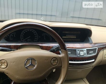 Черный Мерседес С Класс, объемом двигателя 3.5 л и пробегом 267 тыс. км за 9999 $, фото 27 на Automoto.ua