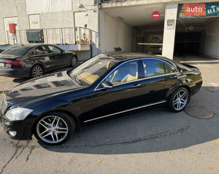 Мерседес С Класс 2005 в Киеве на Automoto.ua Черный Мерседес С Класс, объемом двигателя 5.5 л и пробегом 150 тыс. км за 14900 $, фото 2 на Automoto.ua