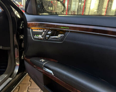 Чорний Мерседес С Клас, об'ємом двигуна 5.5 л та пробігом 330 тис. км за 7350 $, фото 16 на Automoto.ua