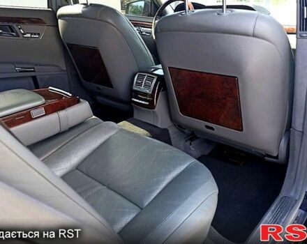 Черный Мерседес С Класс, объемом двигателя 5.5 л и пробегом 298 тыс. км за 11999 $, фото 8 на Automoto.ua