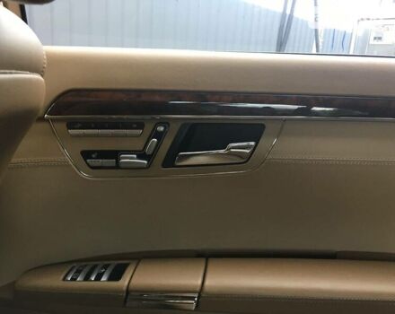 Черный Мерседес С Класс, объемом двигателя 3.5 л и пробегом 267 тыс. км за 9999 $, фото 31 на Automoto.ua