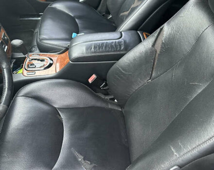 Черный Мерседес С Класс, объемом двигателя 3.2 л и пробегом 430 тыс. км за 6000 $, фото 5 на Automoto.ua