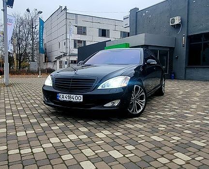 Мерседес С Класс 2005 в Киеве на Automoto.ua Черный Мерседес С Класс, объемом двигателя 5.5 л и пробегом 144 тыс. км за 12500 $, фото 1 на Automoto.ua