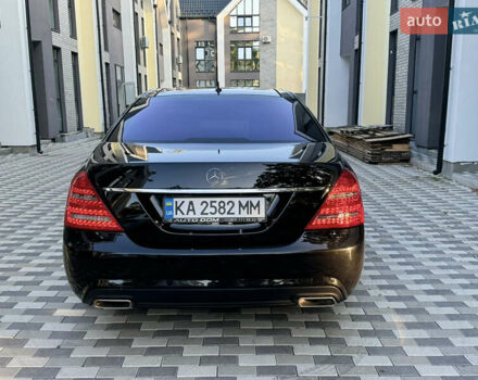 Черный Мерседес С Класс, объемом двигателя 5.46 л и пробегом 301 тыс. км за 13000 $, фото 11 на Automoto.ua