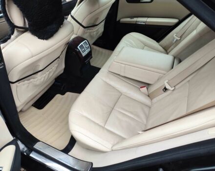 Чорний Мерседес С Клас, об'ємом двигуна 3.5 л та пробігом 207 тис. км за 8999 $, фото 3 на Automoto.ua