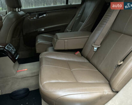 Черный Мерседес С Класс, объемом двигателя 3.5 л и пробегом 300 тыс. км за 6999 $, фото 22 на Automoto.ua