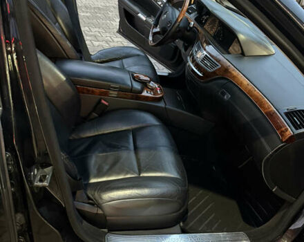 Чорний Мерседес С Клас, об'ємом двигуна 5.5 л та пробігом 330 тис. км за 7350 $, фото 10 на Automoto.ua